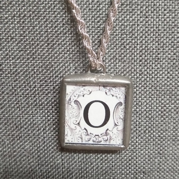Jewelry - 😻 3 For $15 Initial "O" Reversible Necklace